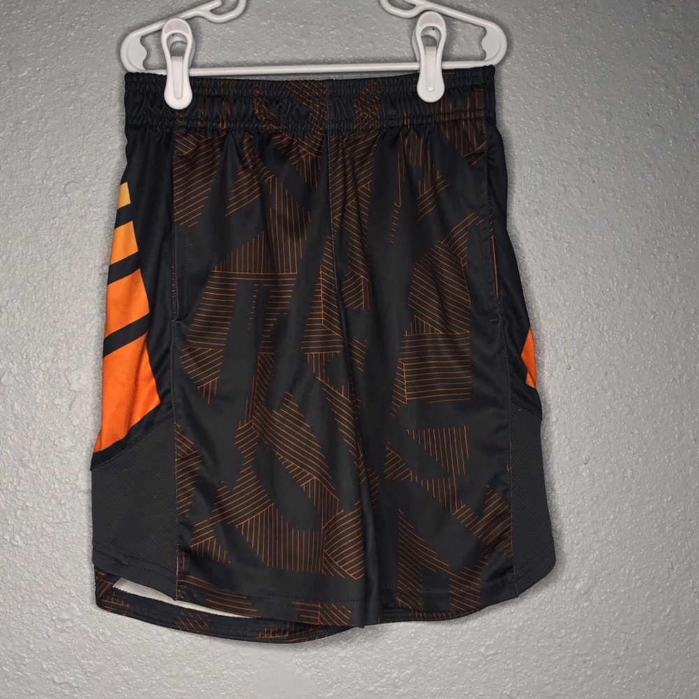 Boy's Champions shorts sz M‎